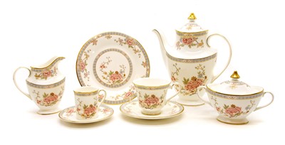 Lot 192 - A large quantity of Royal Doulton 'Canton' pattern tea, coffee and dinnerware