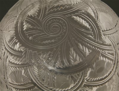 Lot 279 - A Lalique 'Pinsons' moulded glass bowl