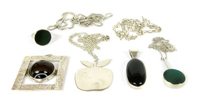 Lot 151 - Assorted items of silver jewellery