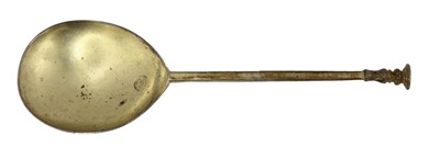 Lot 10 - A Charles I West Country provincial silver seal-top spoon