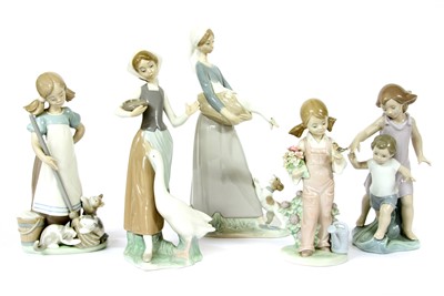 Lot 394 - Five Lladro figures