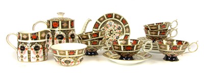 Lot 395 - A Crown Derby tea set