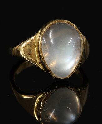 Lot 100 - A single stone moonstone ring