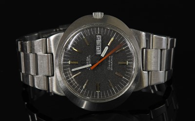 Lot 621 - A gentlemen's stainless steel Omega Geneve Dynamic automatic day date bracelet watch, c.1970