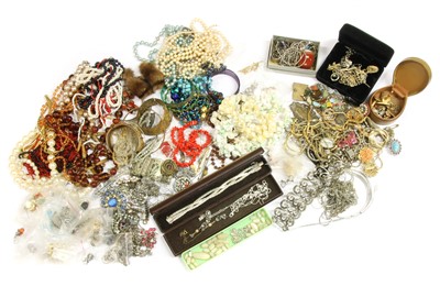 Lot 172 - A large quantity of silver and costume jewellery