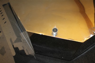 Lot 401 - An octagonal glass coffee table