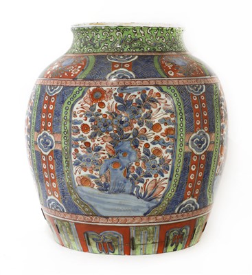 Lot 402 - A Chinese blue and white jar