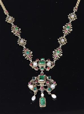 Lot 115 - An early 20th century Austro-Hungarian silver gilt gem set necklace, c.1905