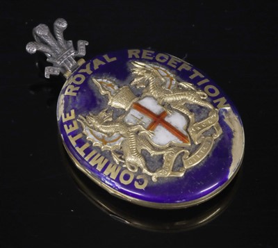 Lot 111 - Of Royal Interest: a gold commemorative locket