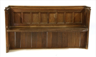 Lot 773 - An oak pew