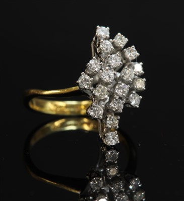 Lot 346 - An 18ct gold diamond set spray ring