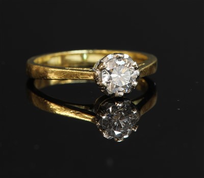 Lot 327 - An 18ct gold single stone diamond ring