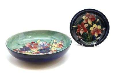 Lot 388 - A Moorcroft 'Lily' pattern shallow dish