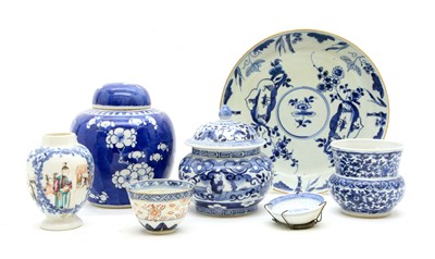 Lot 428 - A collection of Chinese porcelain