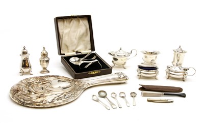Lot 280 - A collection of silver items