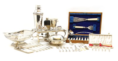 Lot 468 - A collection of silver plated items