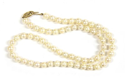 Lot 254 - A single row uniform cultured pearl necklace