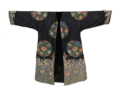 Lot 409 - A Chinese embroidered robe