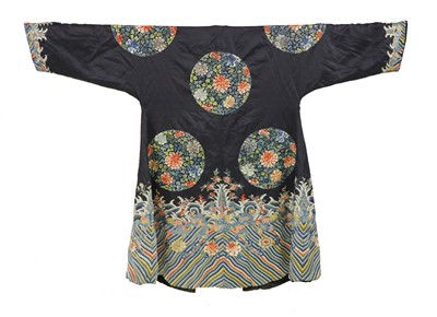 Lot 409 - A Chinese embroidered robe