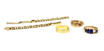 Lot 82 - An 18ct gold wedding ring