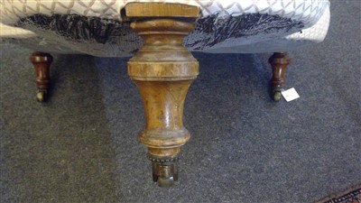 Lot 665 - A Victorian conversation seat