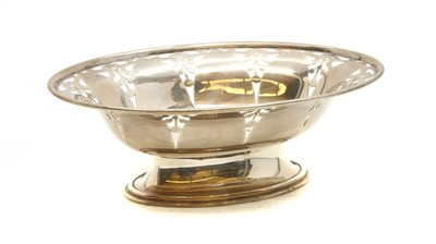 Lot 332 - An Art Nouveau silver oval dish