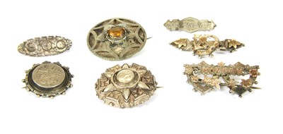 Lot 53 - Thirty eight early 20th century silver brooches
