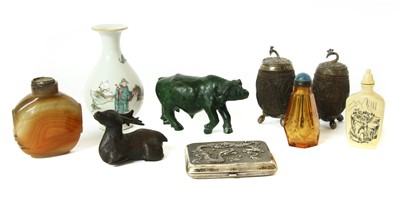 Lot 162 - A small mixed lot of Chinese items