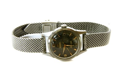 Lot 22 - A ladies stainless steel automatic Omega Ladymatic watch