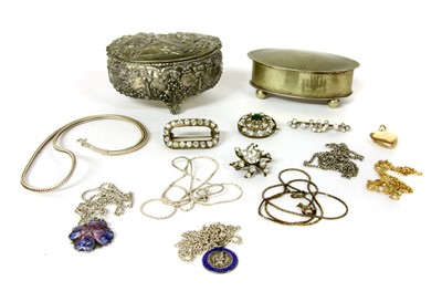 Lot 143 - A quantity of jewellery