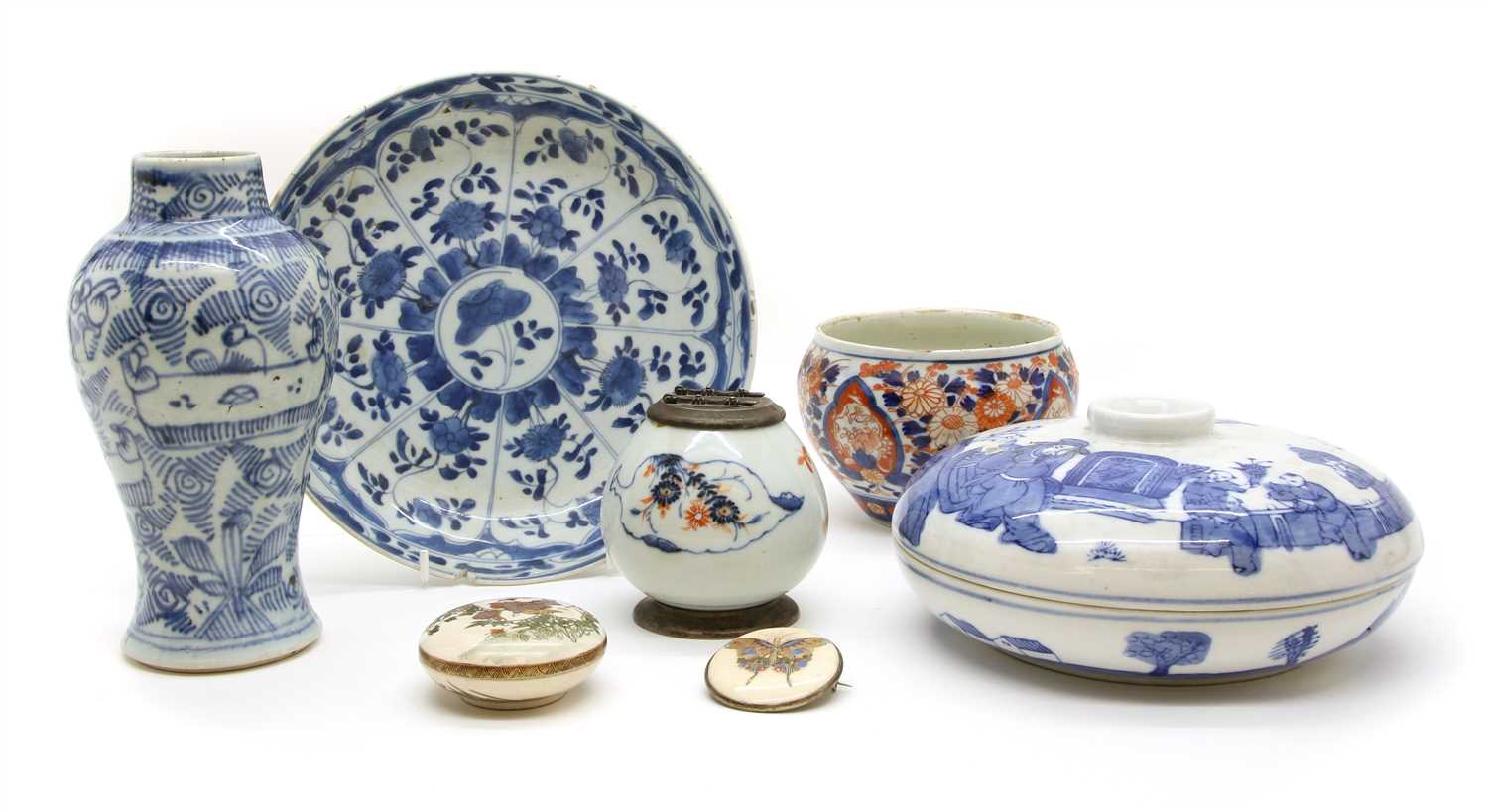 Lot 252 - A mixed lot of predominantly Chinese items