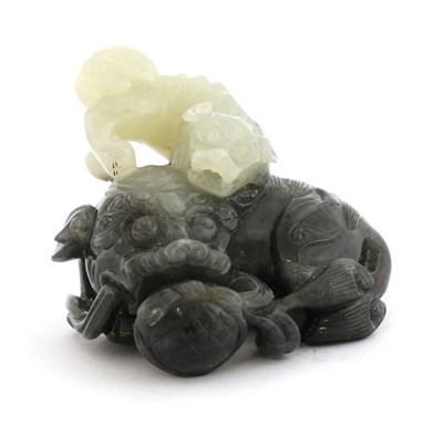 Lot 91 - A Chinese jade carving