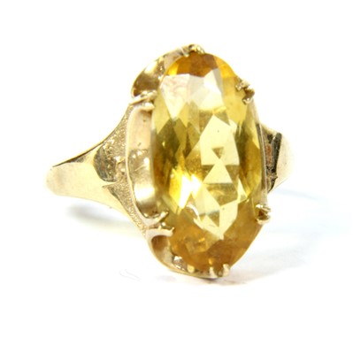 Lot 20 - A 9ct gold single stone citrine ring