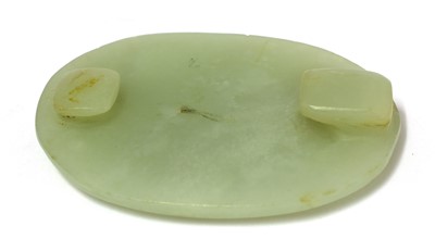 Lot 472 - A Chinese jade buckle
