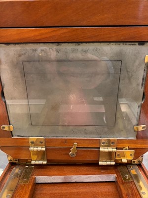 Lot 210 - A Gandolfi mahogany and brass field camera