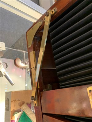 Lot 210 - A Gandolfi mahogany and brass field camera
