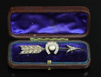 Lot 67 - A cased Victorian pearl and diamond arrow and horseshoe brooch, c.1890