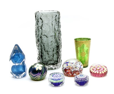 Lot 303 - Perthshire, Orient and flume paperweights