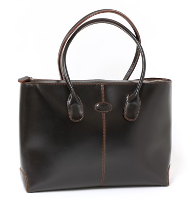 Lot 700 - A Tod's brown leather shopper tote