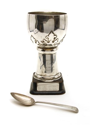 Lot 187 - A silver trophy