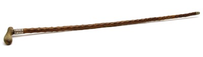 Lot 213 - A horn and thorn wood walking stick