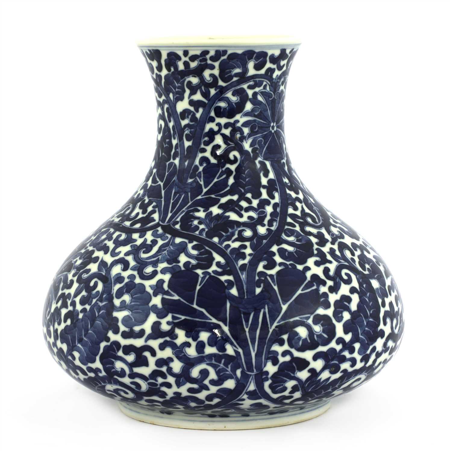 Lot 28 - A Chinese blue and white vase