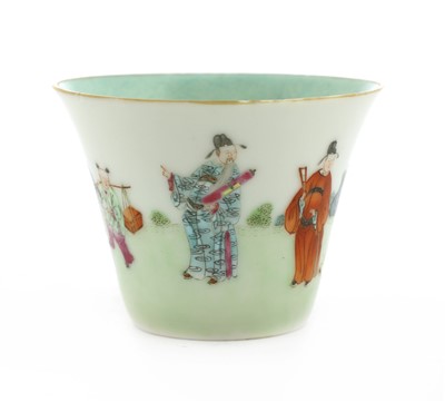 Lot 65 - A Chinese famille rose wine cup