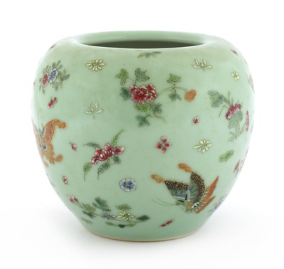 Lot 436 - A Chinese famille rose jar