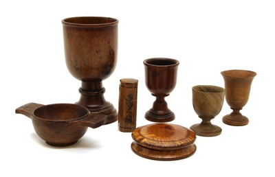 Lot 171 - A small collection of treen