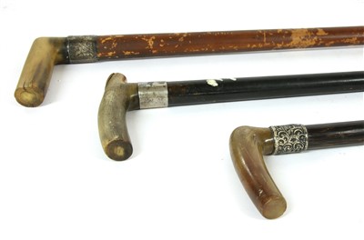 Lot 469 - A late 19th century horn handled walking stick