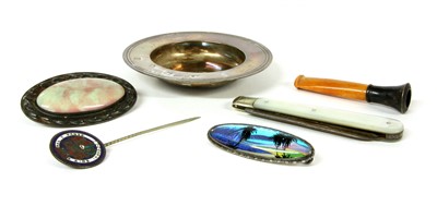 Lot 332 - A quantity of assorted items