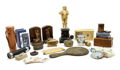 Lot 184 - A quantity of collector's items