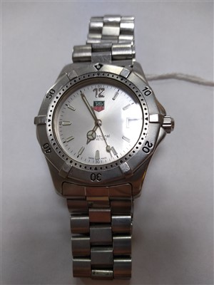 Lot 52 - A Tag Heuer 'Professional' Gents stainless steel wristwatch