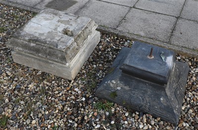 Lot 945 - A rare circular slate sundial by Richard Melvin